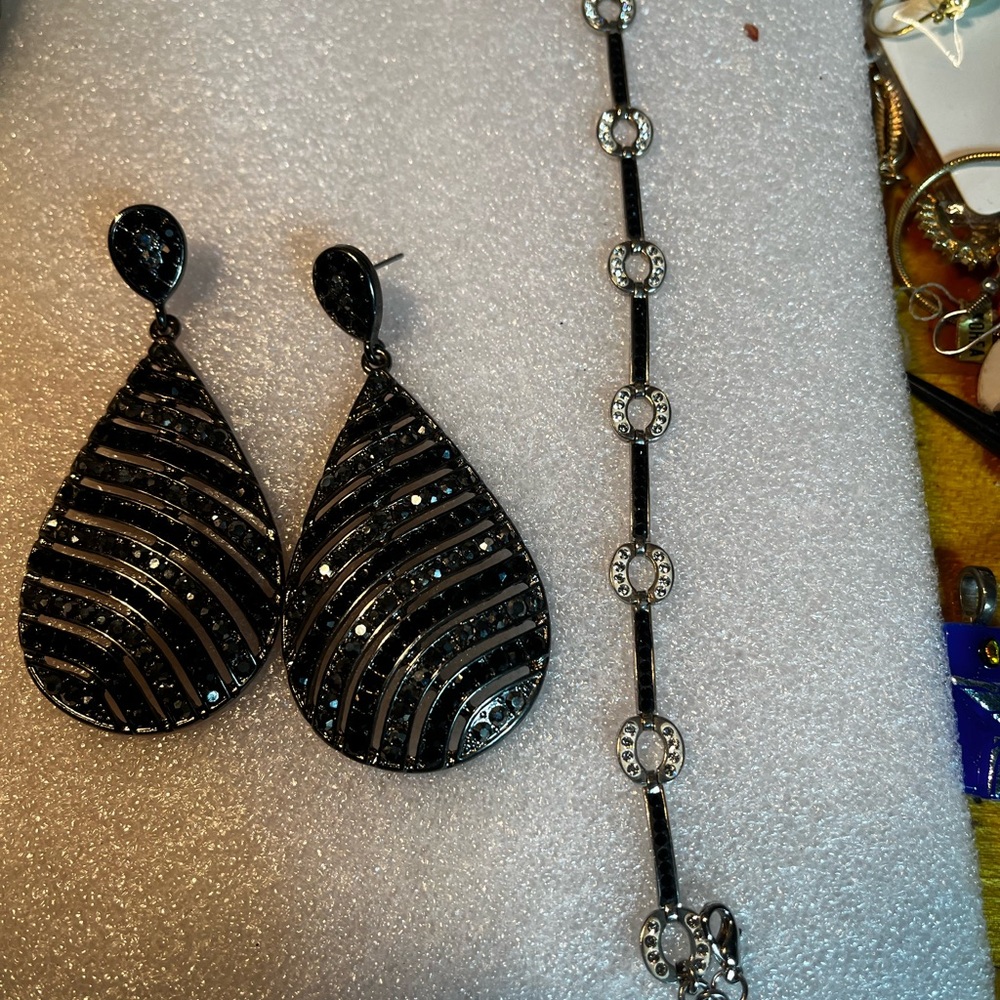 .925 Sterling Silver Bracelet With Black and Clear Beads.. Very Elegant. - Picture 2 of 9